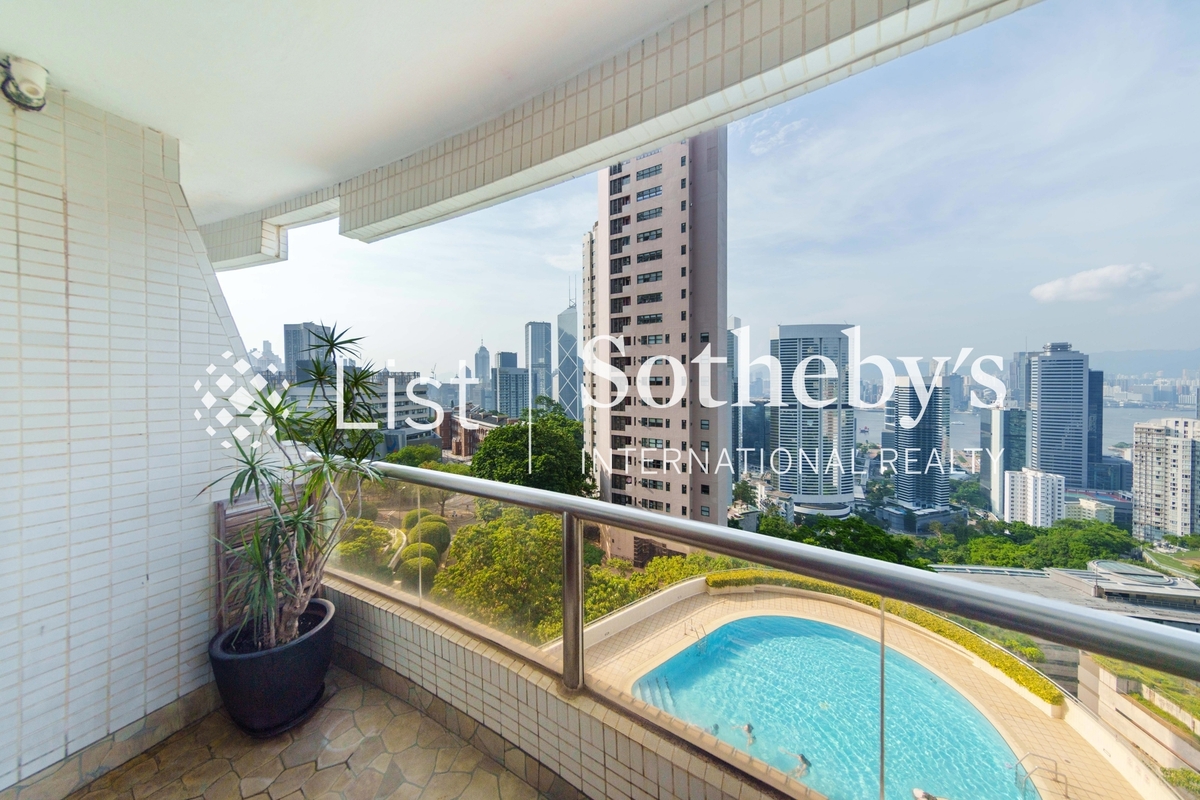 Hong Villa 峰景花园 | View from Living Room