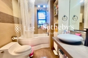 Hong Villa 峰景花園 | Master Bathroom