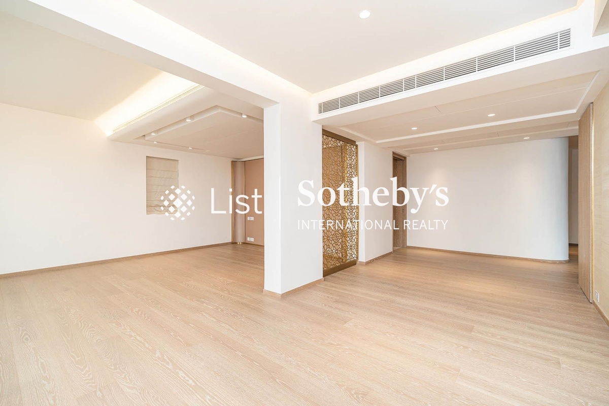 Hong Villa 峰景花園 | Master Bedroom