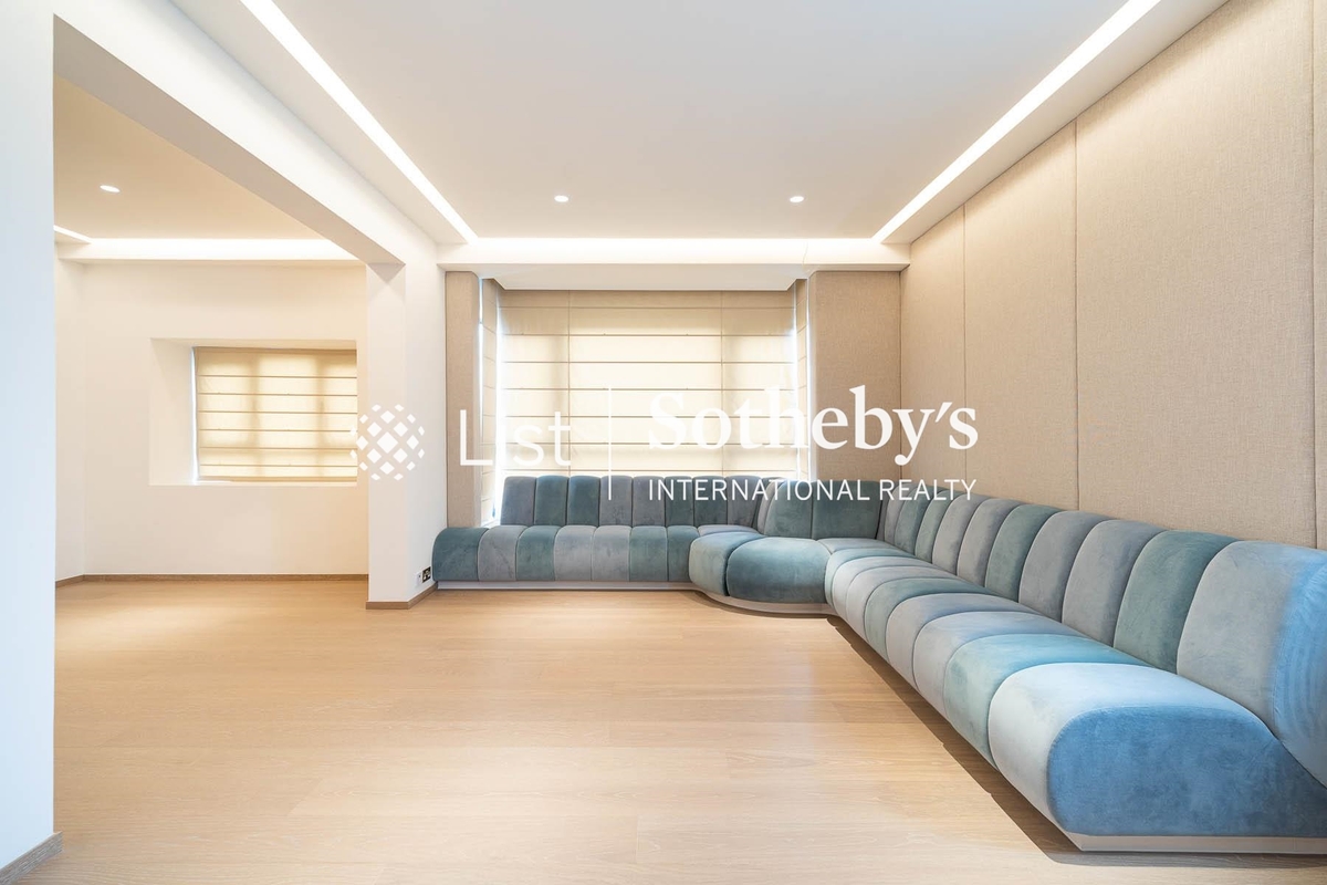 Hong Villa 峰景花園 | Second Family Room 