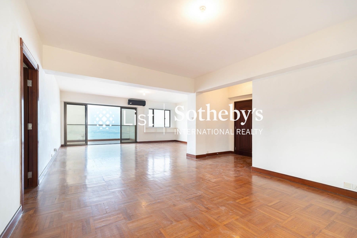 Po Shan Mansions 寶城大廈 | Living and Dining Room