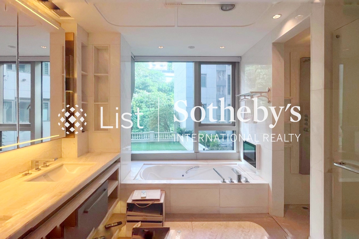 Cluny Park Cluny Park | Master Bathroom