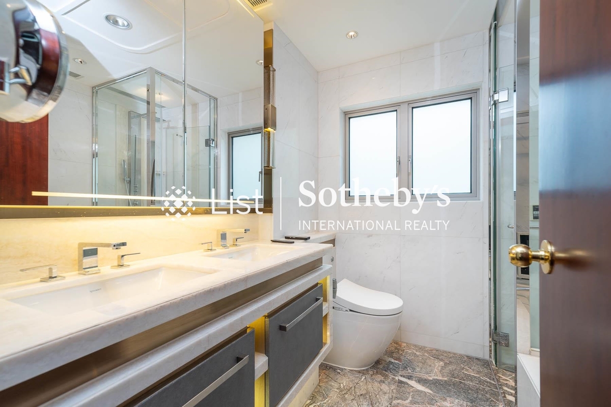Cluny Park Cluny Park | Master Bathroom
