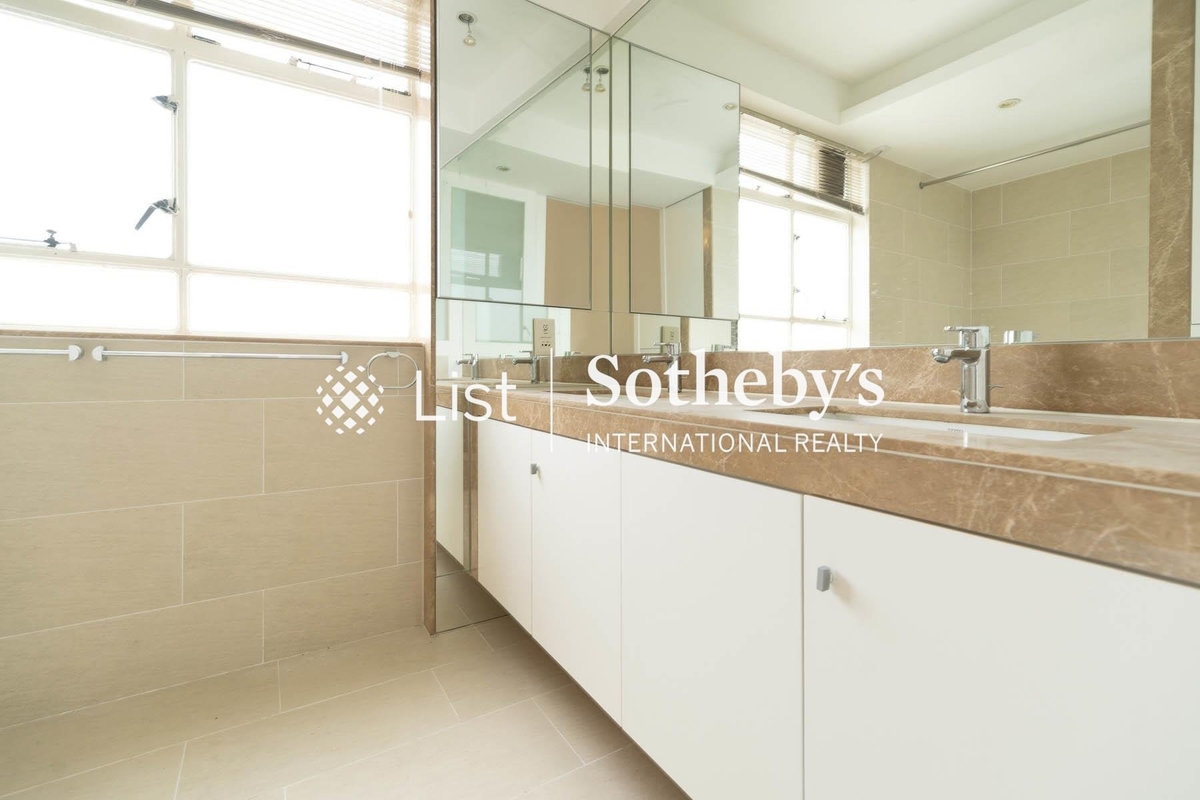Borrett Mansions 寶德臺 | Master Bathroom