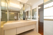 Borrett Mansions 寶德臺 | Master Bathroom