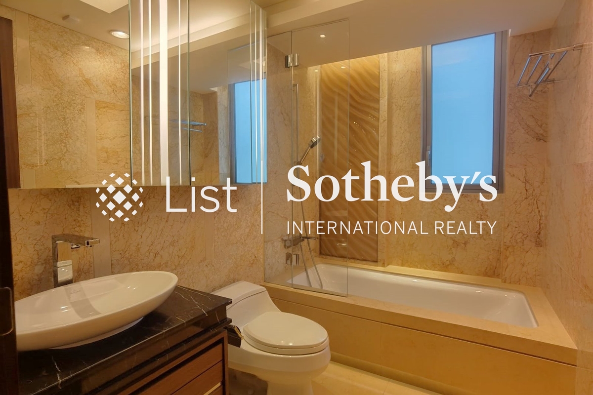 No. 55 Conduit Road 璈珀 | Second En-suite Bathroom