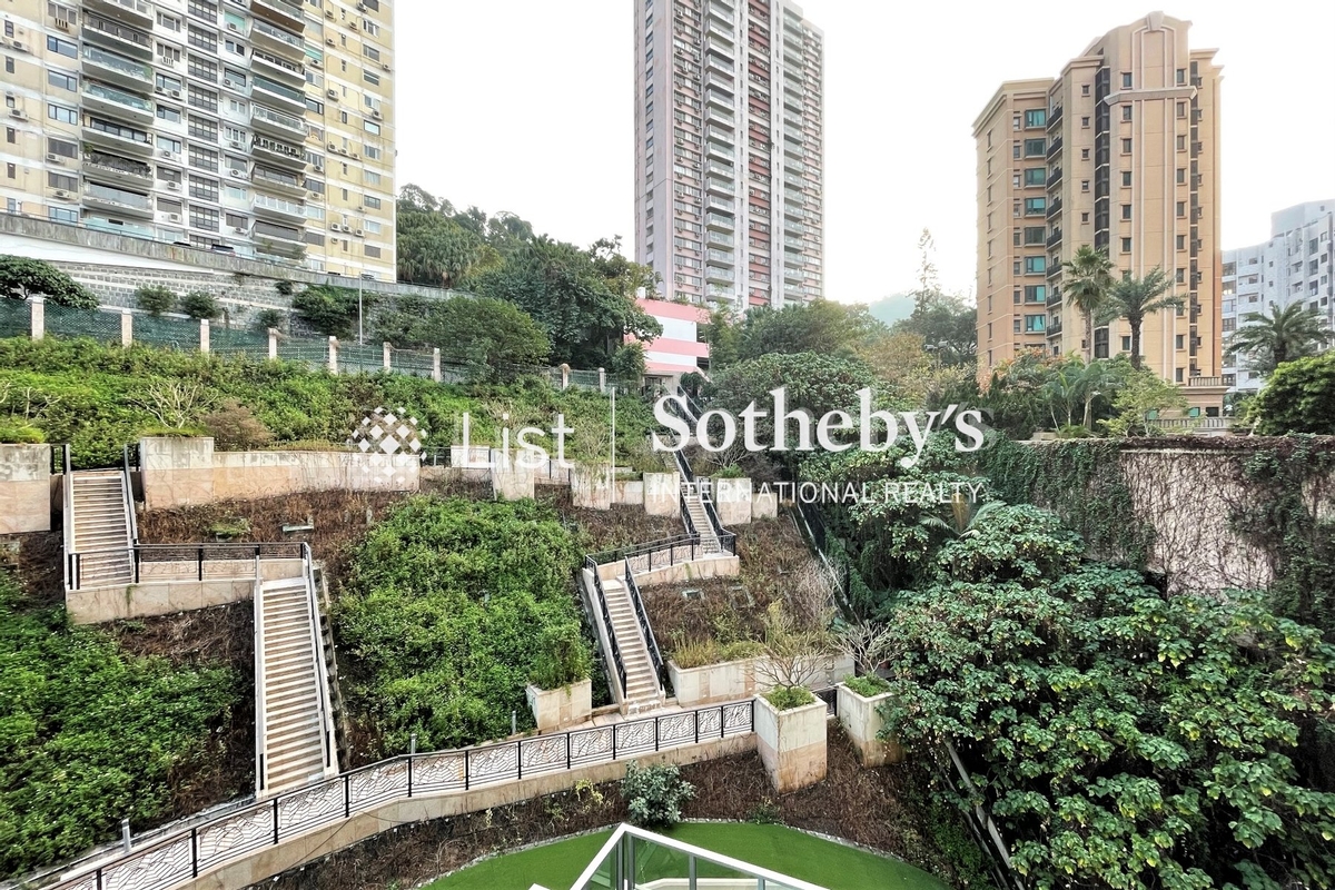 No. 55 Conduit Road 璈珀 | View from Living and Dining Room