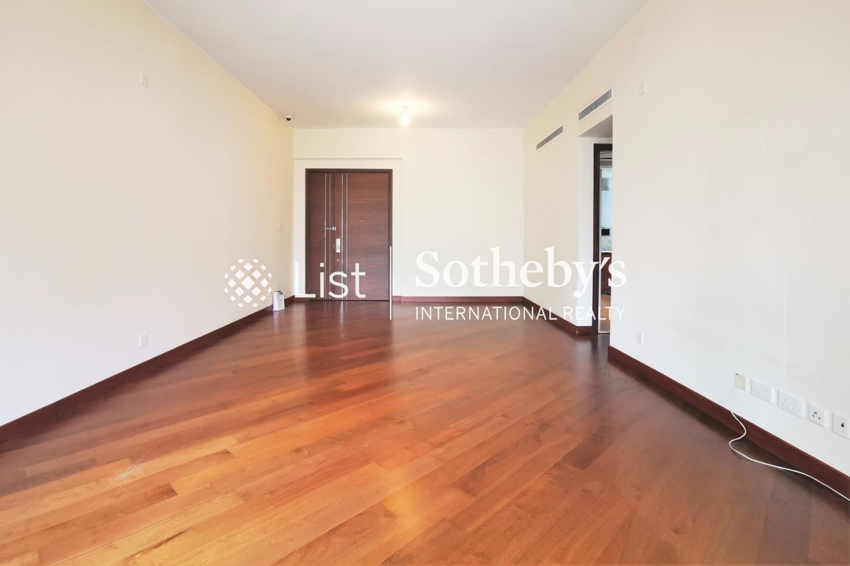 No. 55 Conduit Road 璈珀 | Living and Dining Room