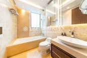 No. 55 Conduit Road 璈珀 | Guest Bathroom