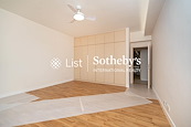 Borrett Mansions 宝德台 | Built-in Wardrobe in Master Bedroom