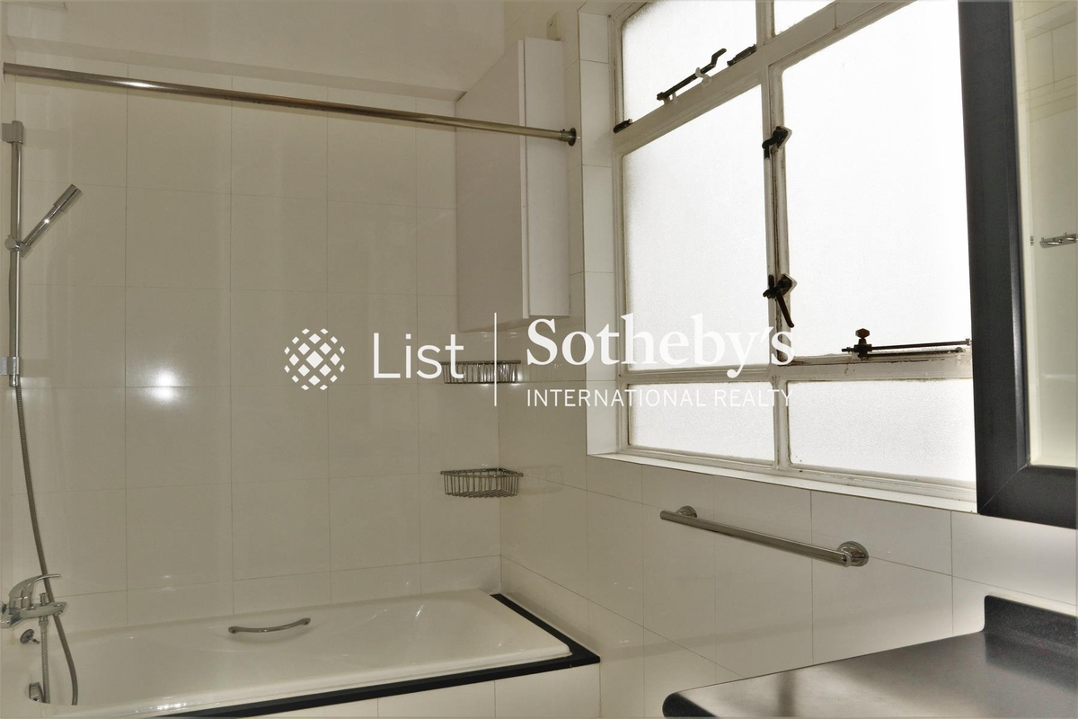 Borrett Mansions 寶德臺 | Master Bathroom