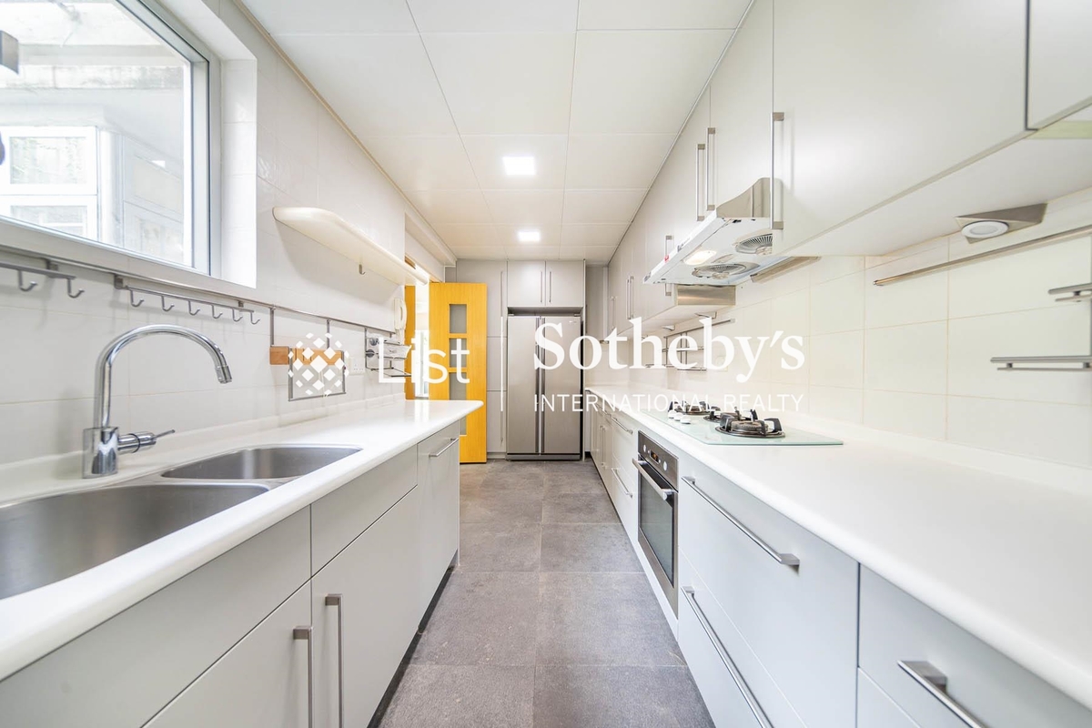 Brewin Court 明雅園 | Kitchen