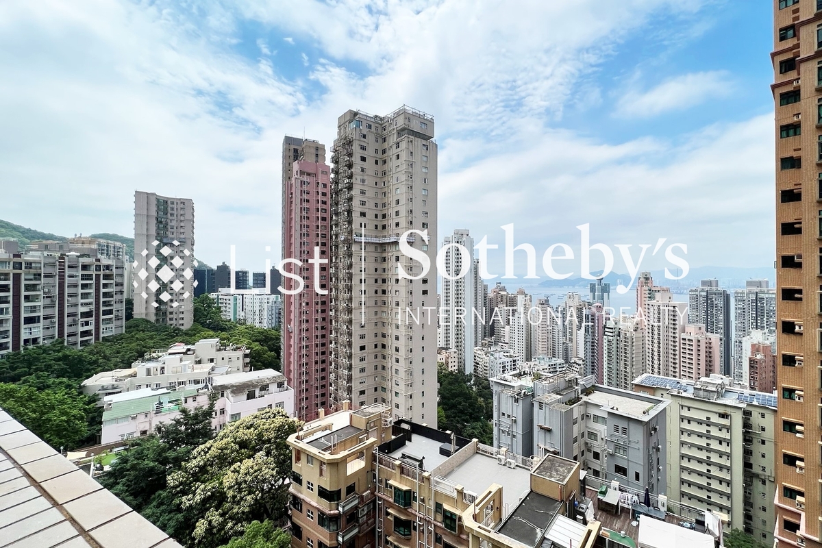 Realty Gardens 联邦花园 | View from Living and Dining Room