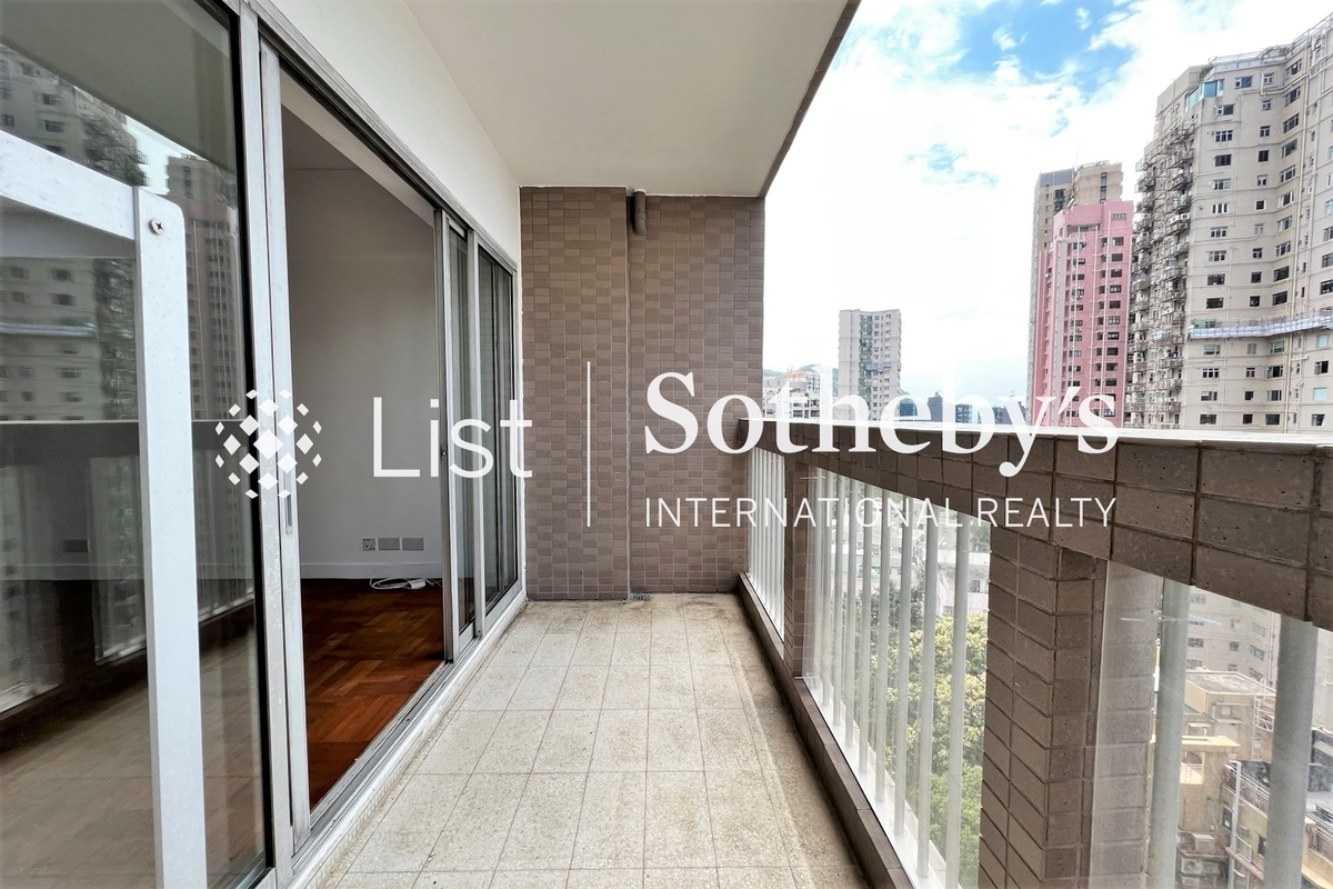 Realty Gardens 联邦花园 | Balcony off Living and Dining Room