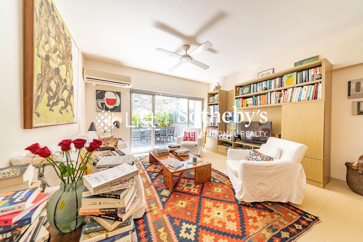 Realty Gardens 聯邦花園 | Living and Dining Room