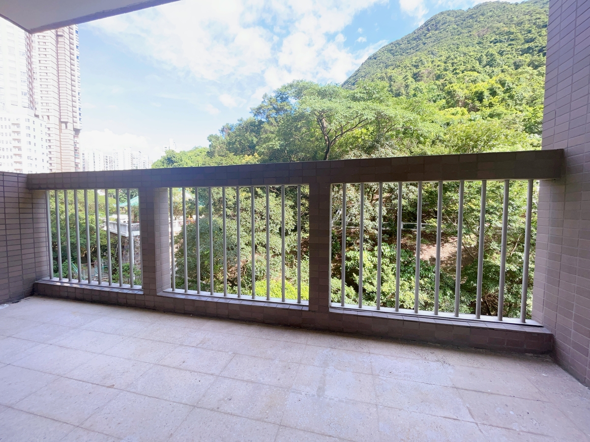 Realty Gardens 聯邦花園 | Balcony off Living and Dining Room