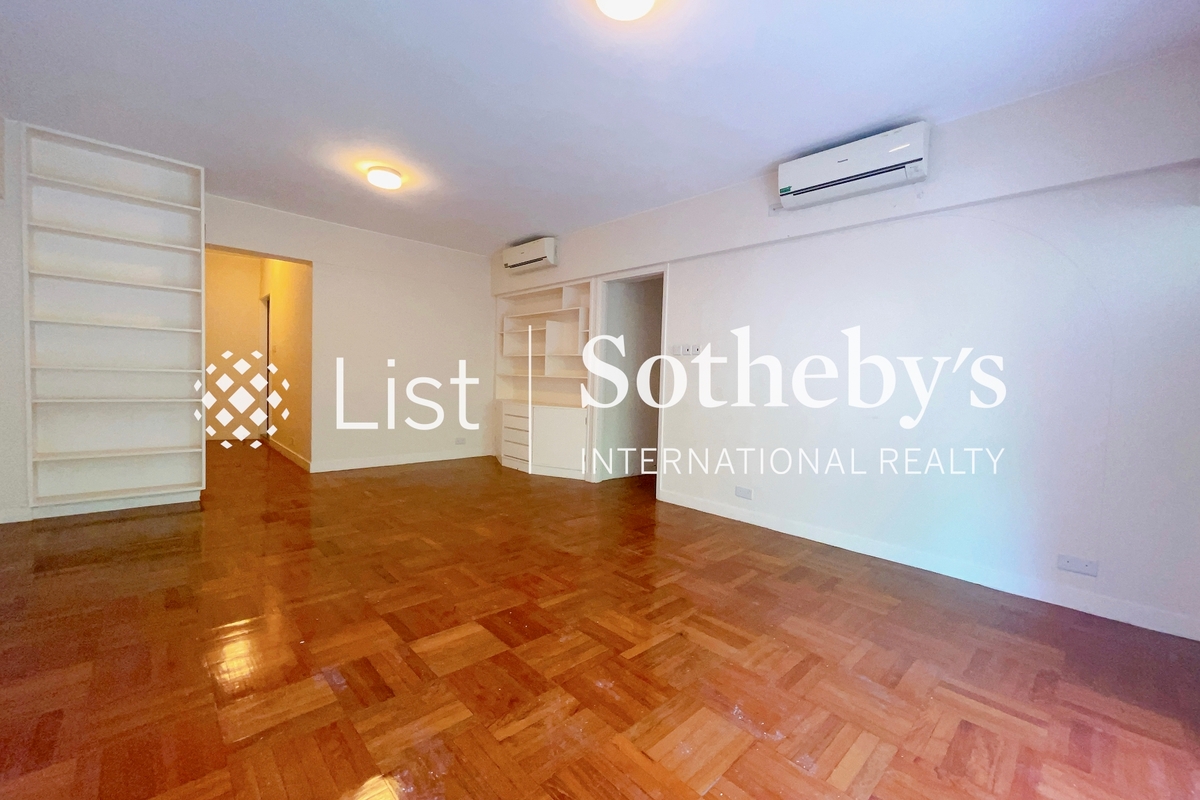 Realty Gardens 聯邦花園 | Living and Dining Room