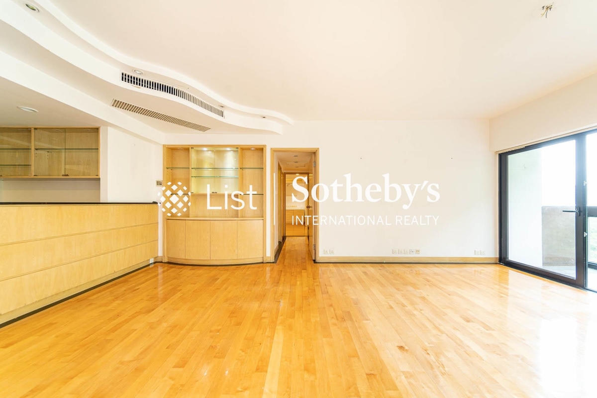 Realty Gardens 聯邦花園 | Living and Dining Room