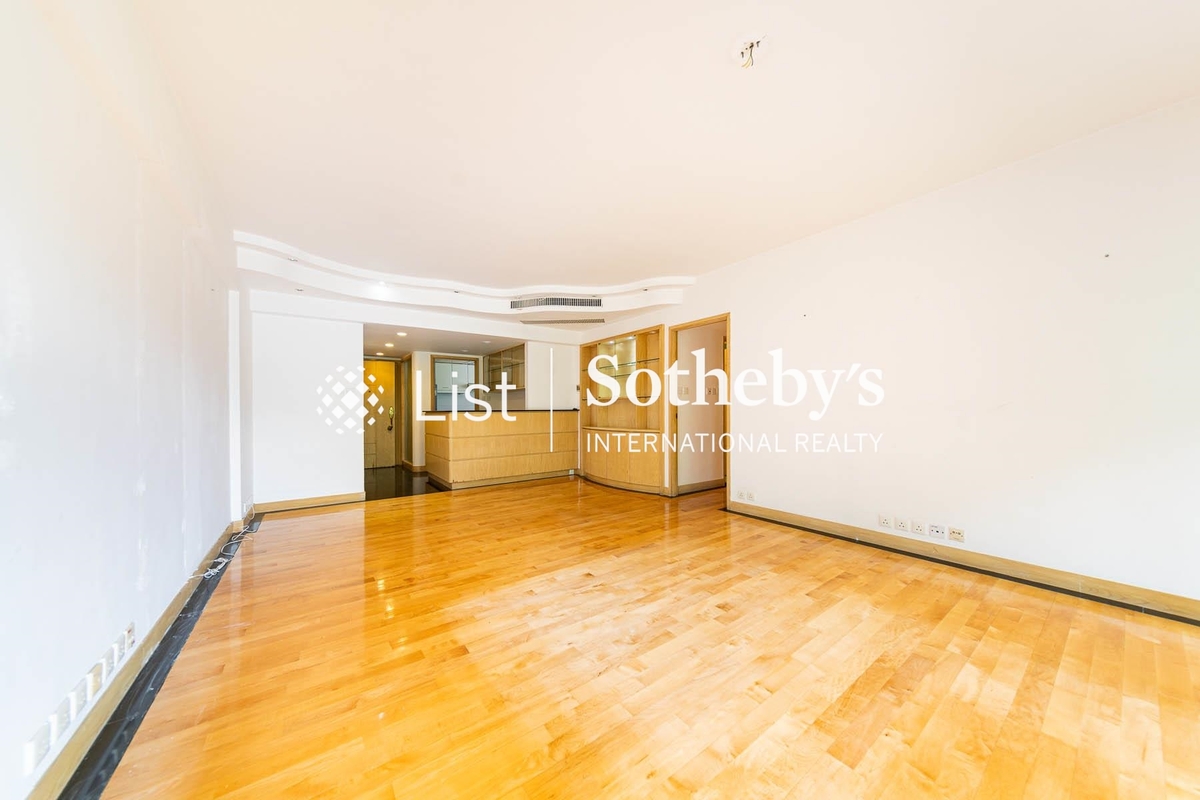 Realty Gardens 聯邦花園 | Living and Dining Room