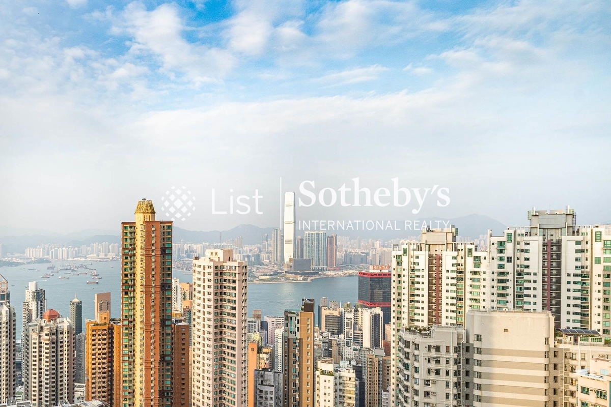 Realty Gardens 聯邦花園 | View from Living and Dining Room