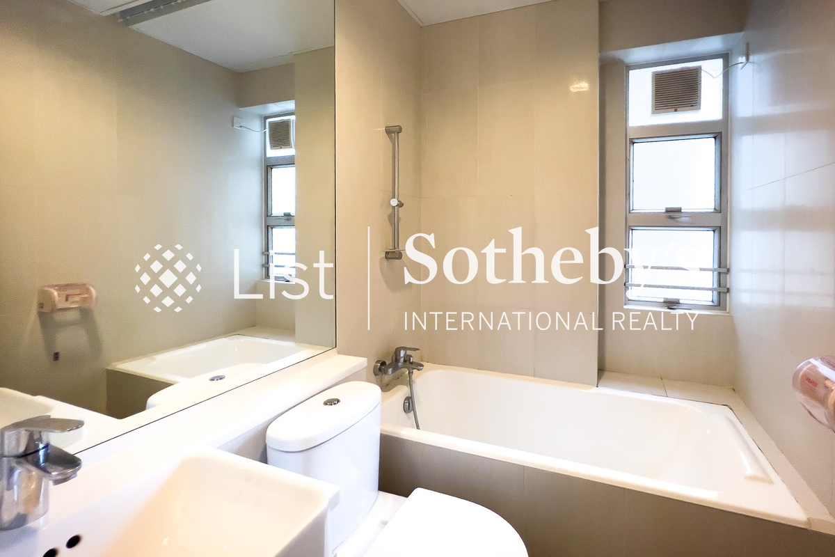 Realty Gardens 联邦花园 | Master Bathroom