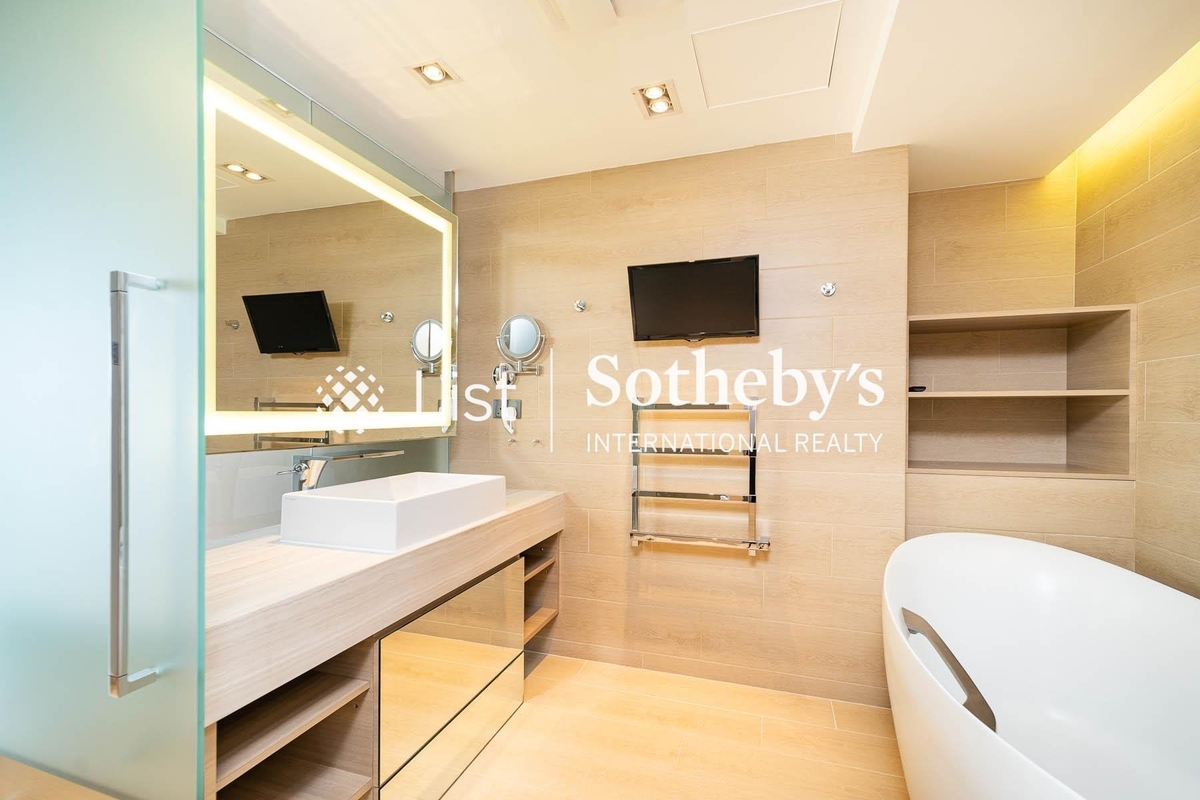 Realty Gardens 聯邦花園 | Master Bathroom