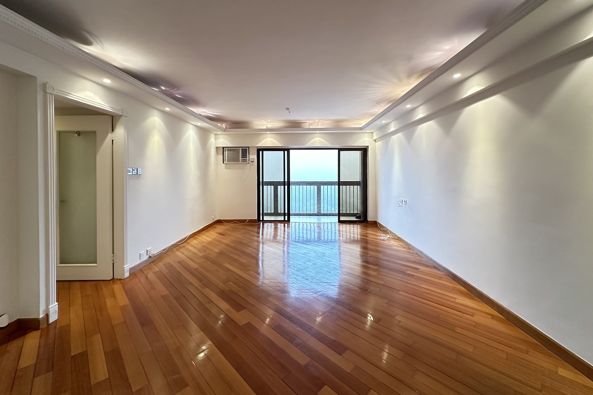Realty Gardens 聯邦花園 | Living and Dining Room