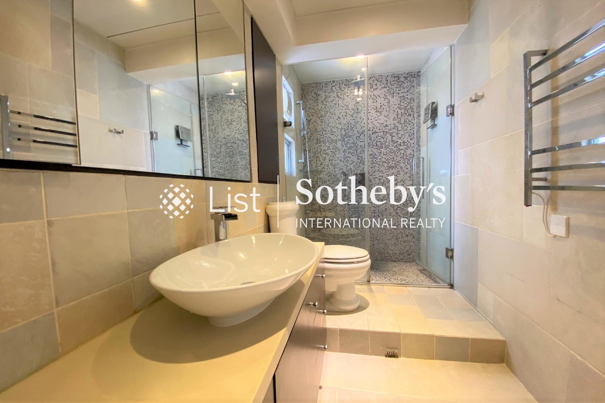 Medallion Heights 金徽閣 | Master Bathroom