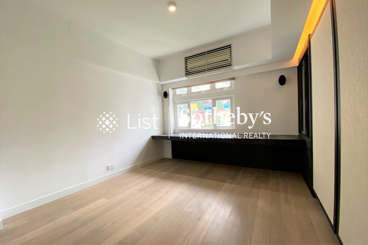 Medallion Heights 金徽閣 | Second Bedroom