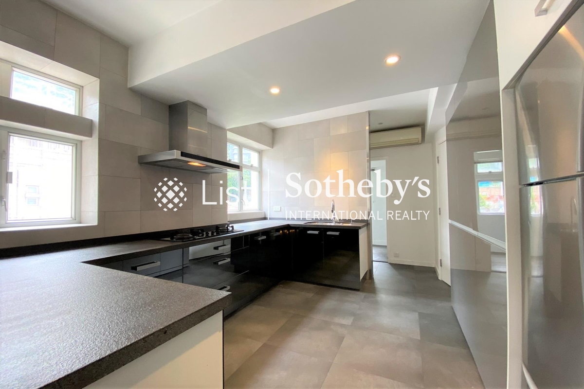 Medallion Heights 金徽閣 | Open Kitchen