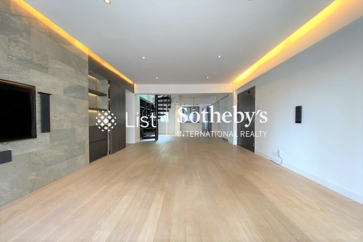 Medallion Heights 金徽閣 | Living and Dining Room