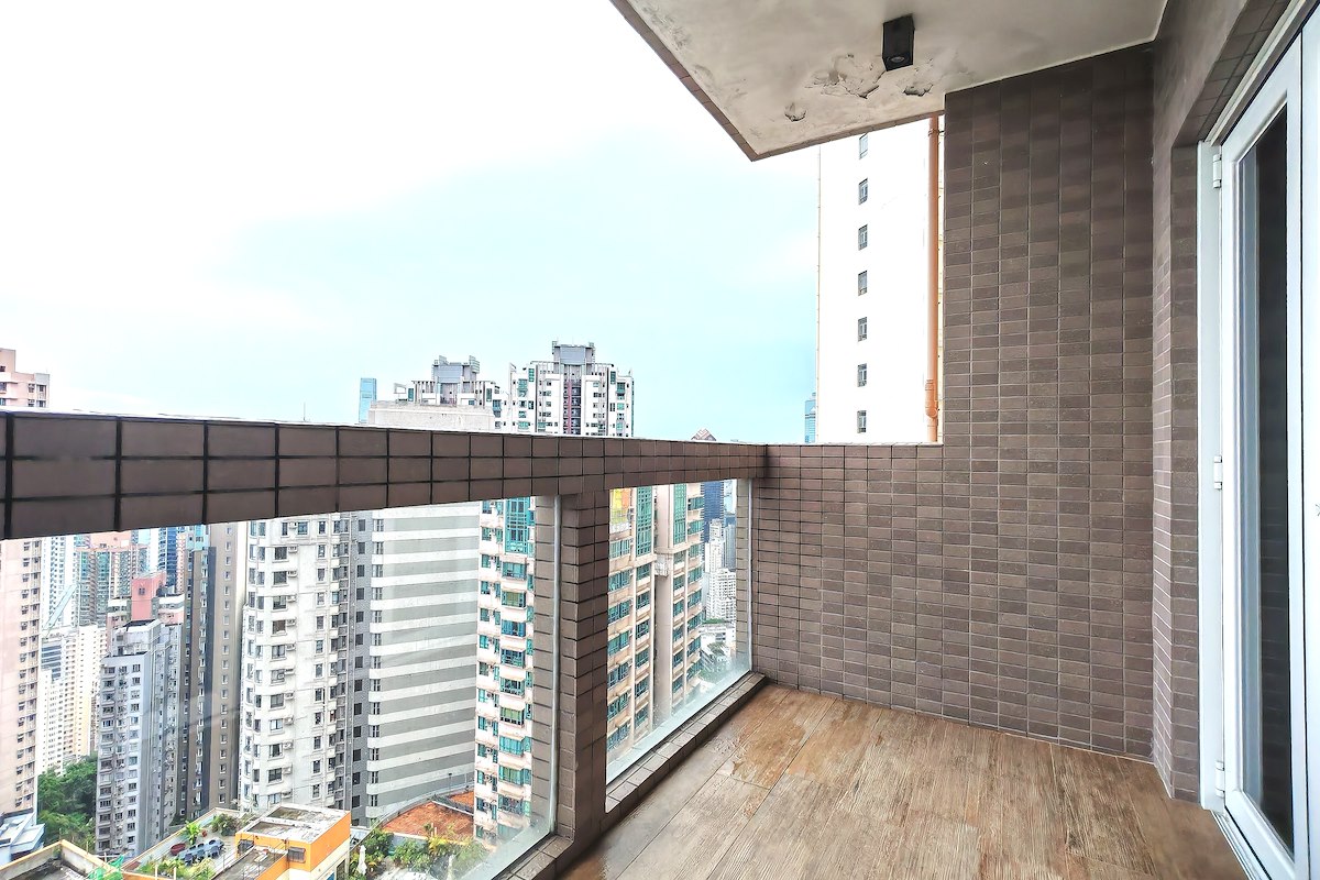 Realty Gardens 聯邦花園 | Balcony off Living and Dining Room