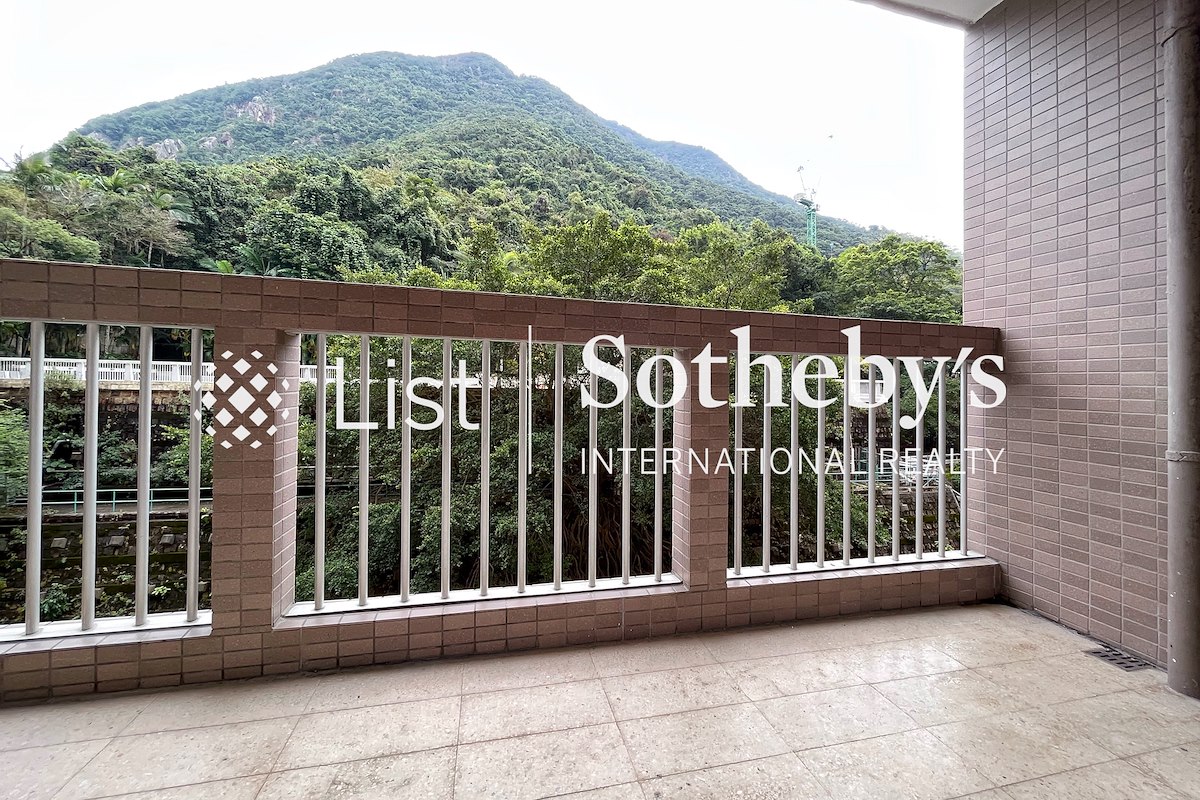 Realty Gardens 聯邦花園 | Balcony off Living and Dining Room