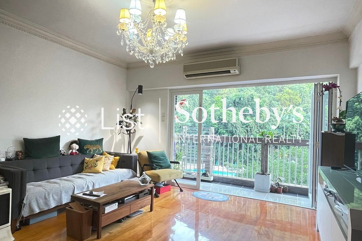 Realty Gardens 聯邦花園 | Living and Dining Room