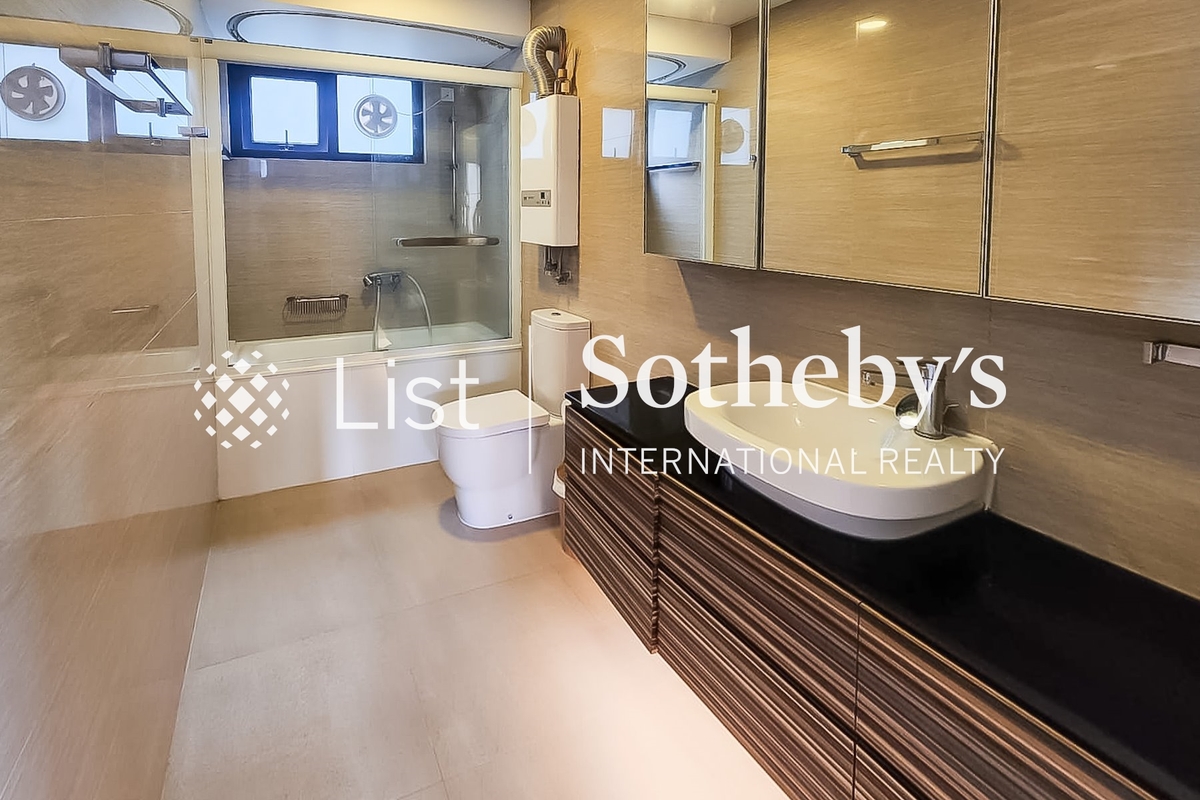 Conway Mansion 康威園 | Master Bathroom