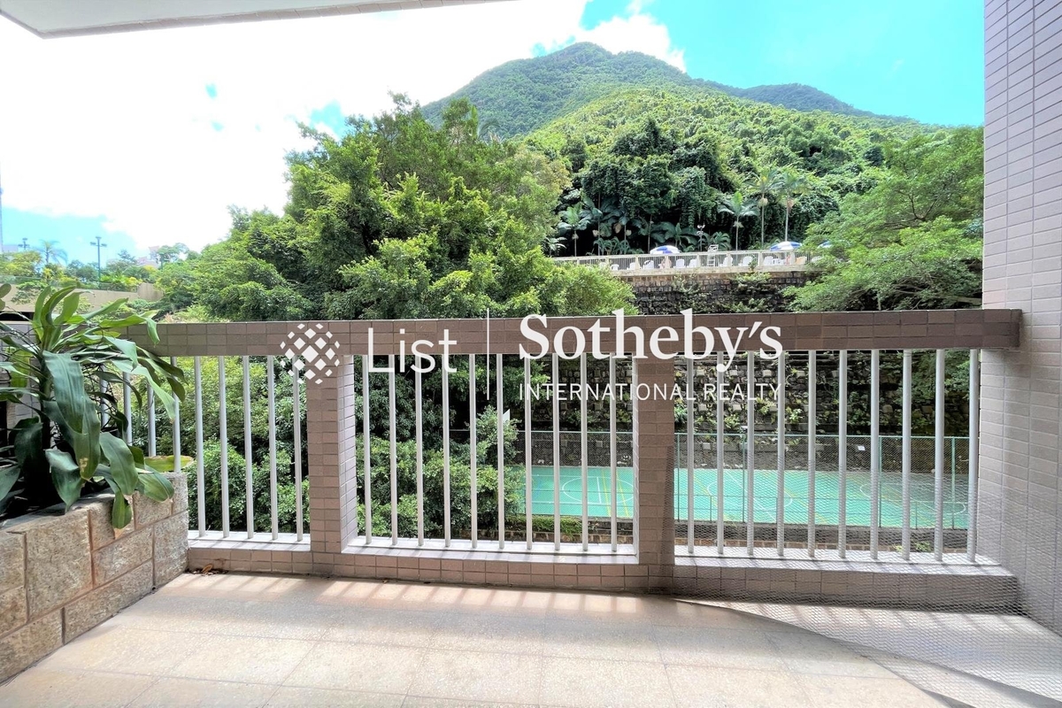 Realty Gardens 联邦花园 | Balcony off Living and Dining Room