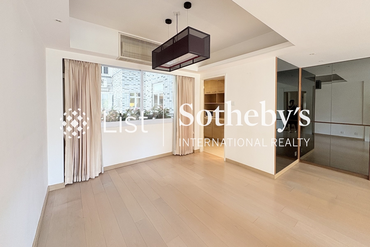 Conway Mansion 康威園 | Living and Dining Room