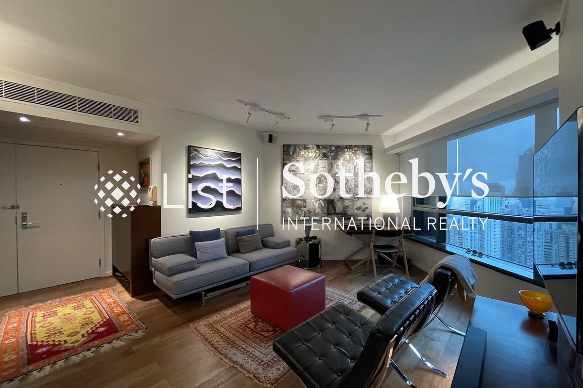 80 Robinson Road 羅便臣道80號 | Living and Dining Room