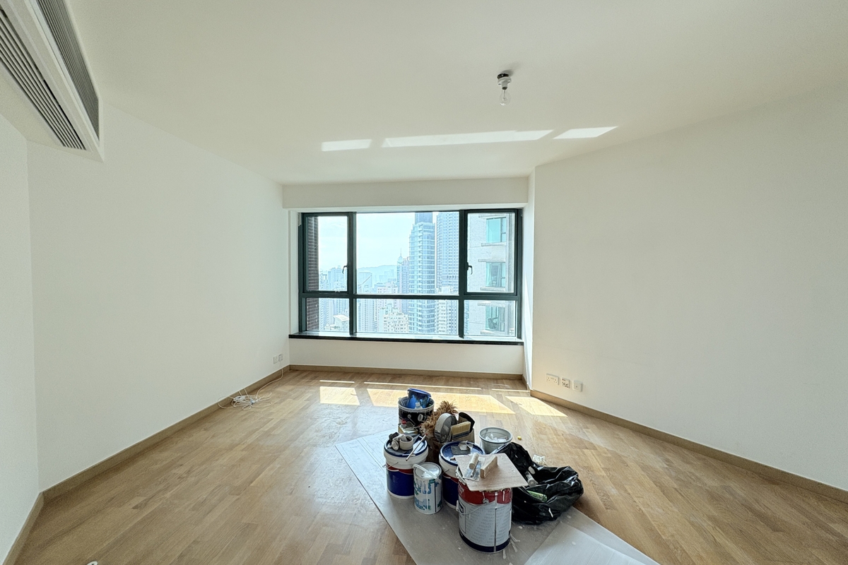 80 Robinson Road 羅便臣道80號 | Living and Dining Room