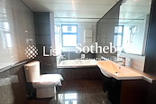 80 Robinson Road 罗便臣道80号 | Master Bathroom