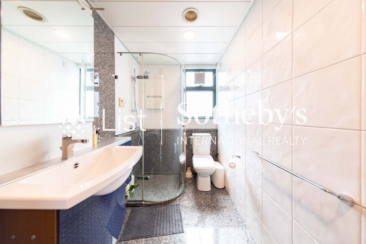 80 Robinson Road 羅便臣道80號 | Master Bathroom