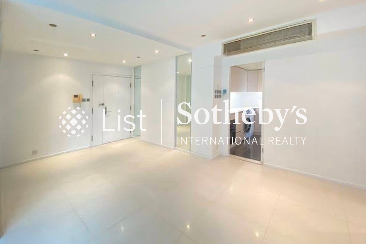 80 Robinson Road 罗便臣道80号 | Living and Dining Room