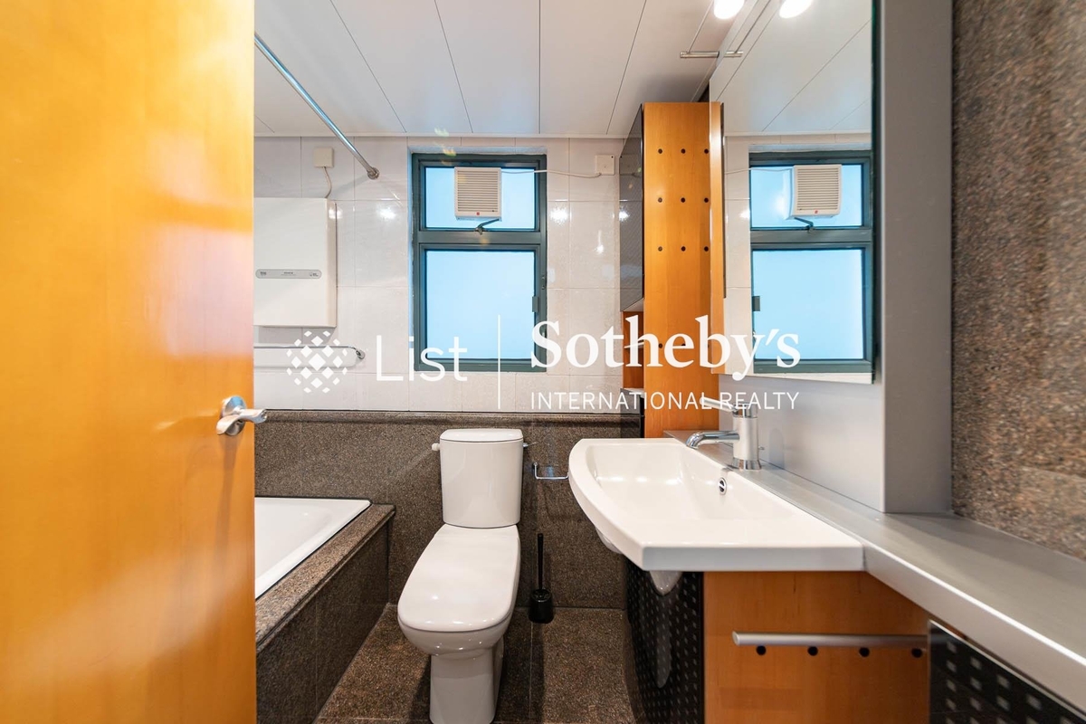80 Robinson Road 羅便臣道80號 | Master Bathroom