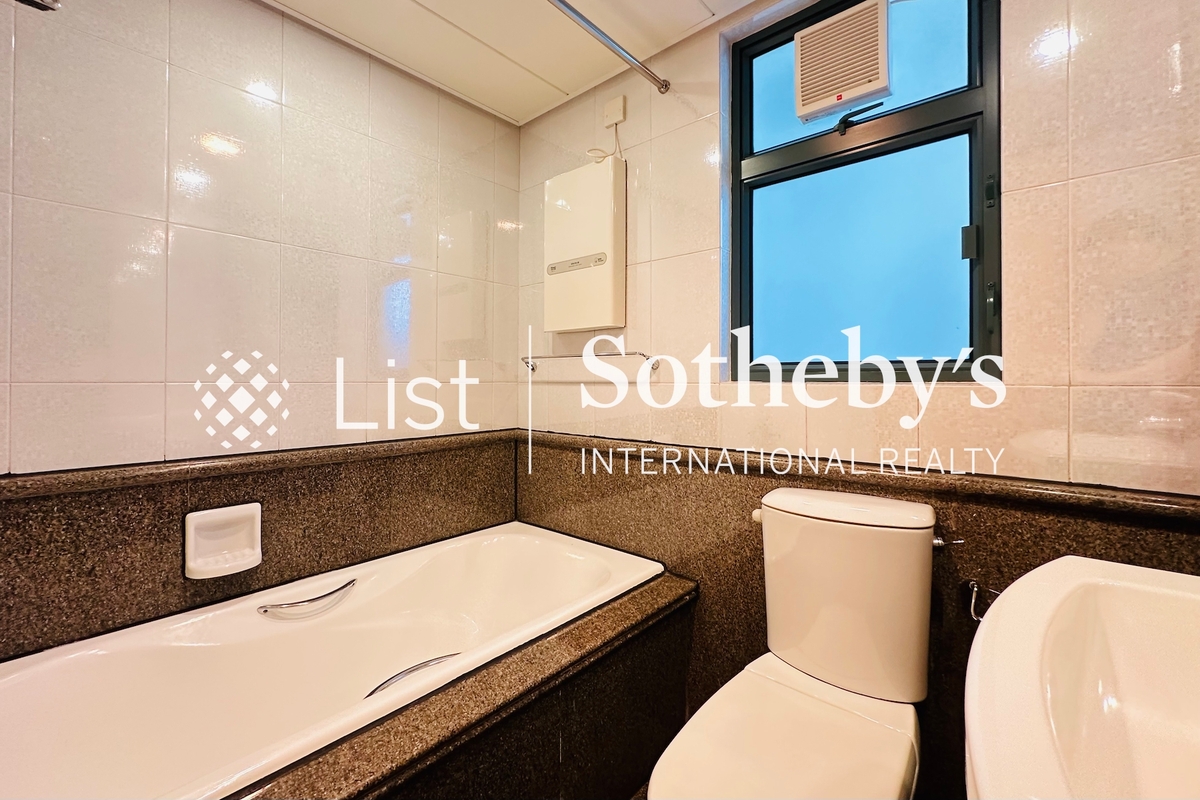 80 Robinson Road 羅便臣道80號 | Master Bathroom