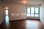 80 Robinson Road 羅便臣道80號 | Living and Dining Room