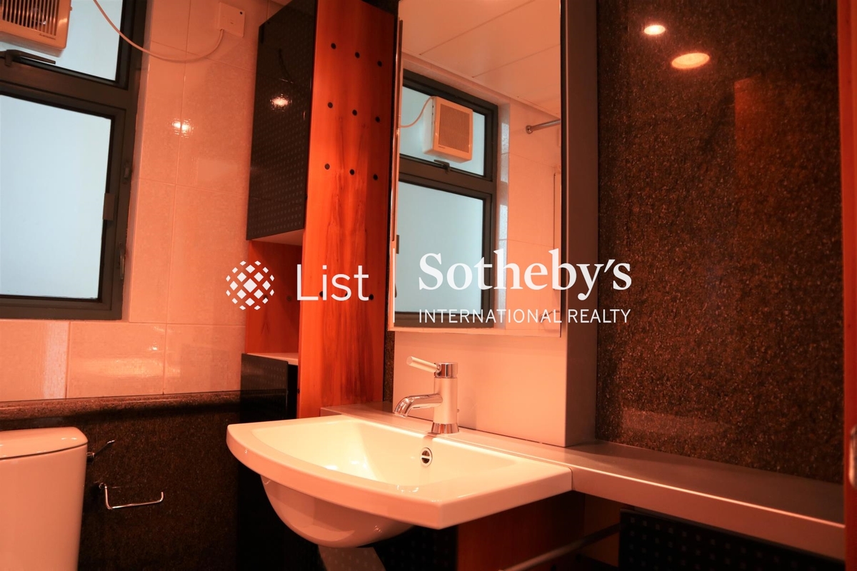 80 Robinson Road 羅便臣道80號 | Master Bathroom