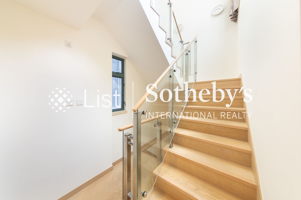 80 Robinson Road 羅便臣道80號 | Internal Staircase