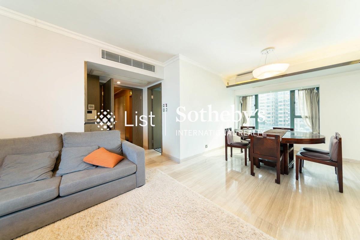 80 Robinson Road 羅便臣道80號 | Living and Dining Room