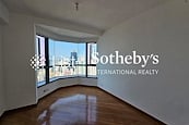 80 Robinson Road 罗便臣道80号 | Living and Dining Room