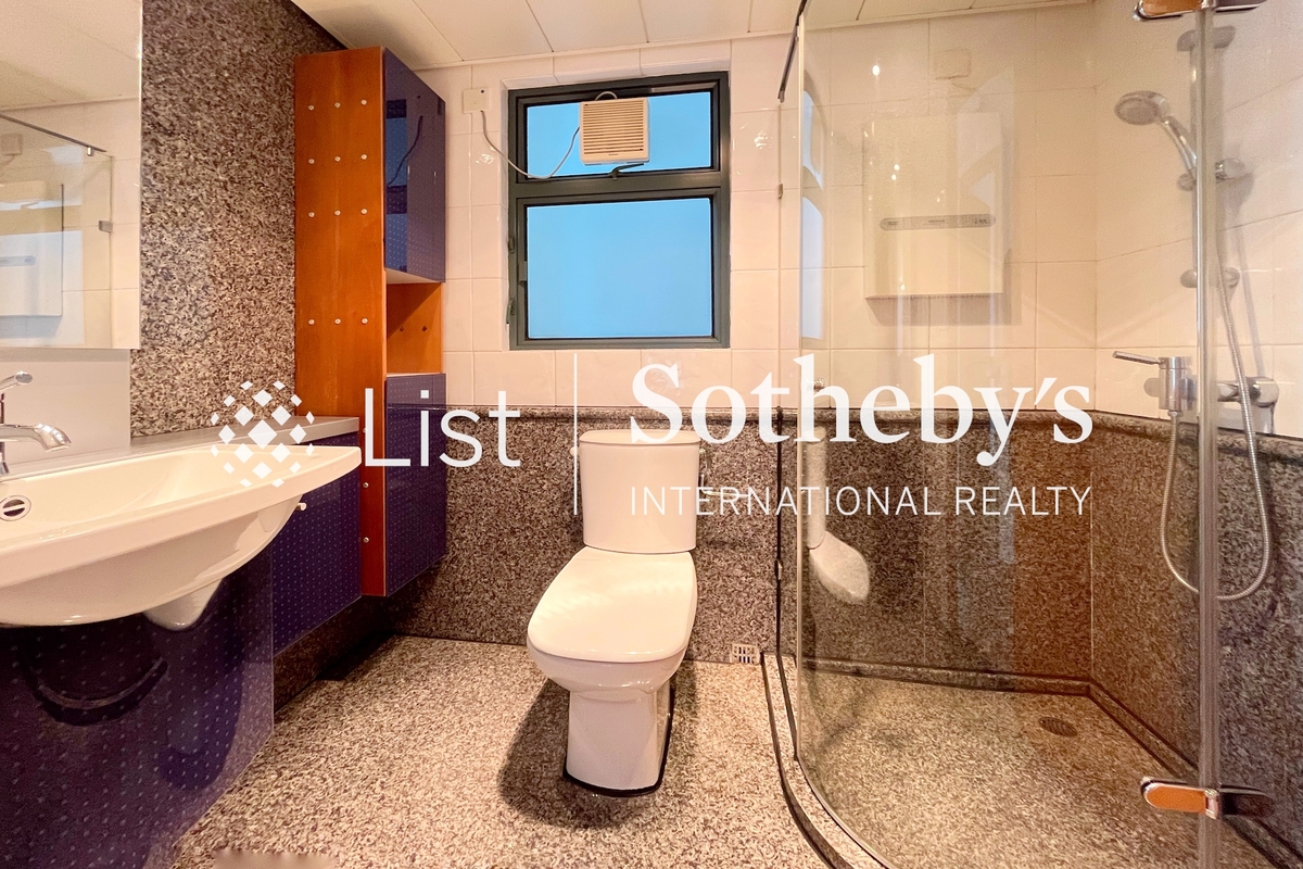 80 Robinson Road 羅便臣道80號 | Guest Bathroom